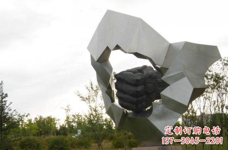 益阳不锈钢拳头雕塑雕刻象征勇气和力量