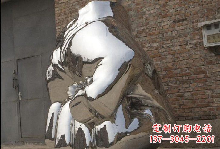 益阳不锈钢拳头雕塑给人以力量的象征