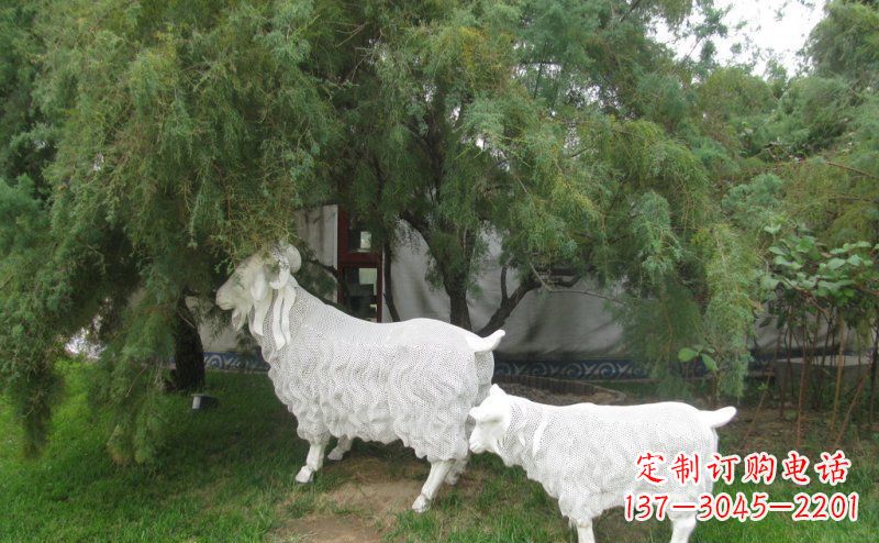 益阳不锈钢山羊雕塑静谧中的动态美