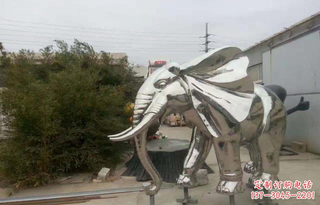 益阳大象雕塑为售楼部装饰点缀