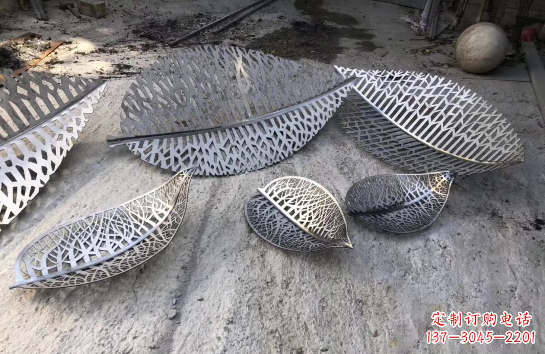 益阳优雅的不锈钢树叶雕塑