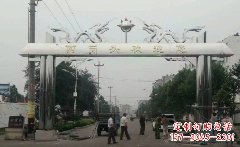 益阳不锈钢双龙戏珠牌坊传承文化的雕塑之美