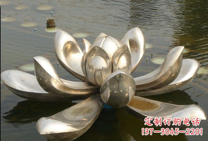 益阳不锈钢水面上的莲花雕塑