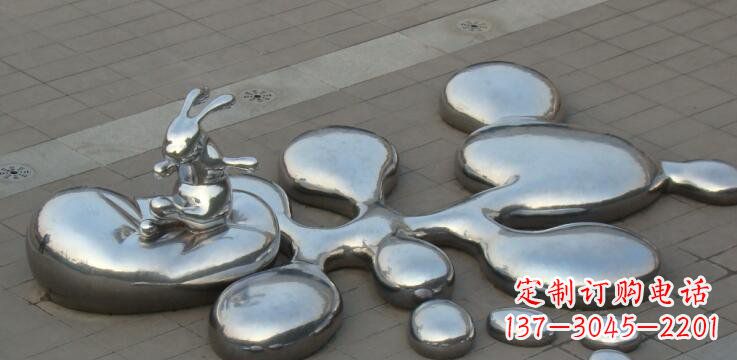 益阳不锈钢兔子雕塑景观的美丽添彩