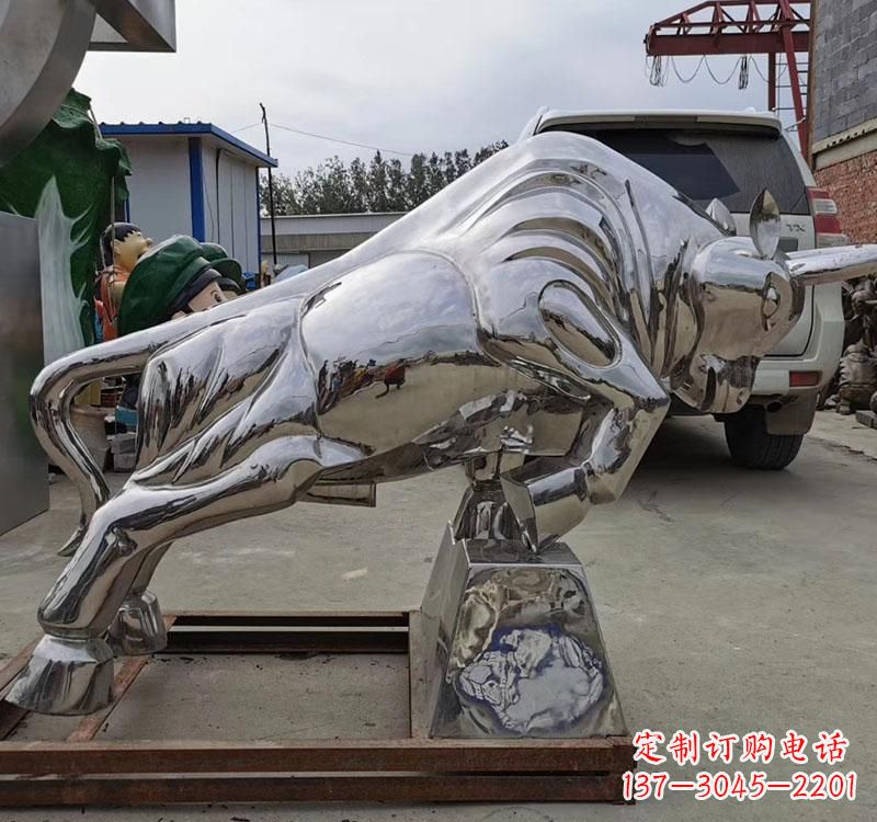益阳不锈钢拓荒牛雕塑象征勇敢和拼搏