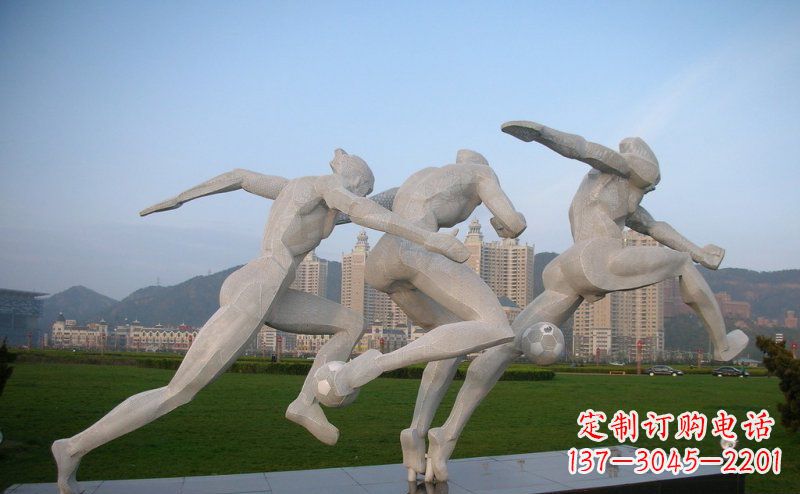 益阳足球雕塑给公园景观增色