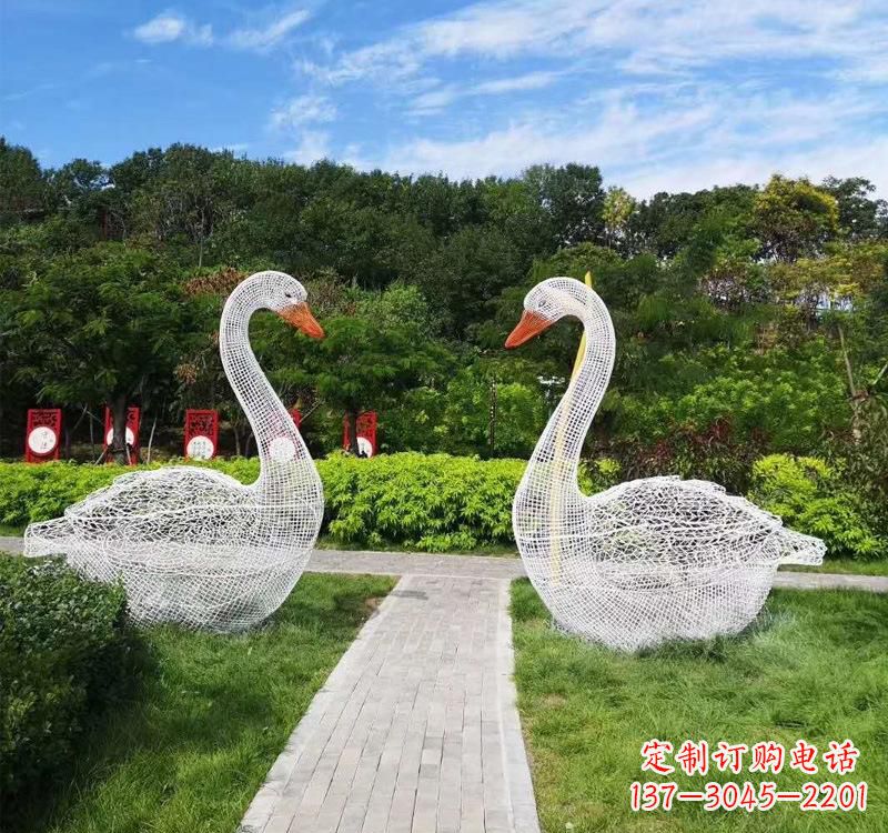 益阳不锈钢天鹅雕塑——象征着爱与和平