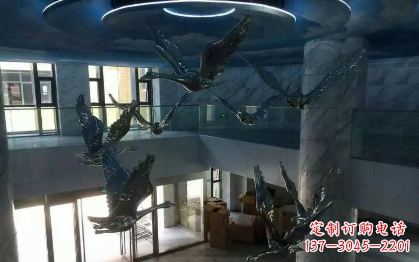 益阳不锈钢天鹅雕塑赋予室内空间灵动之美