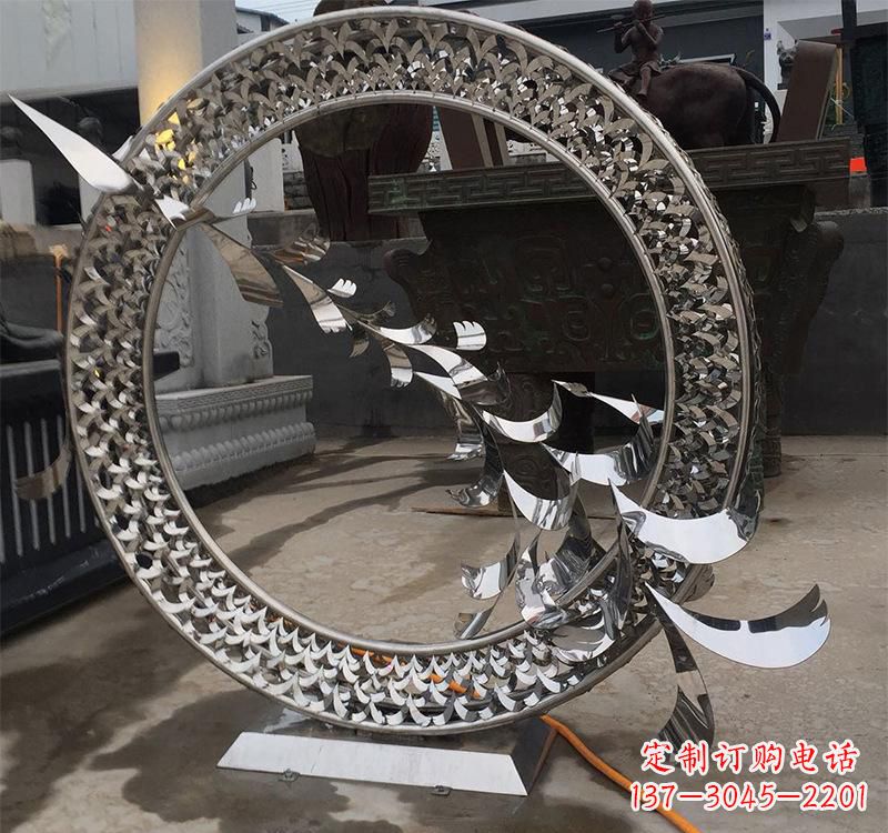 益阳不锈钢现代圆环雕塑——铸就艺术精粹