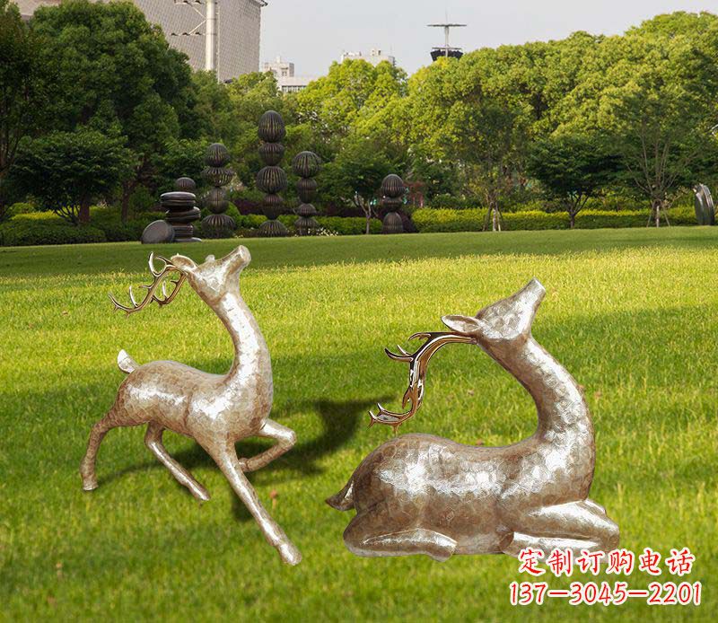 益阳不锈钢麋鹿雕塑彰显艺术精美