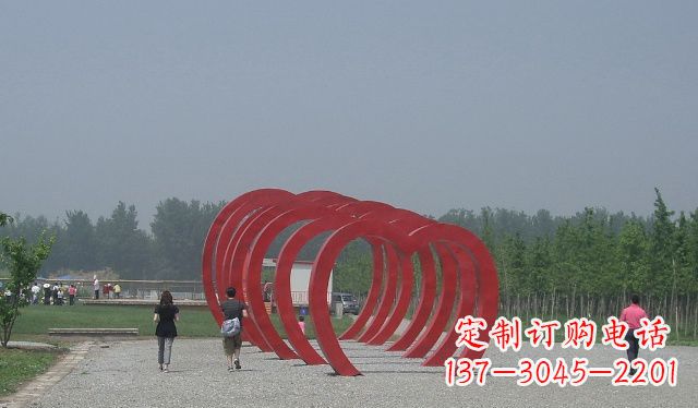 益阳不锈钢心形拱门雕塑美丽而神圣