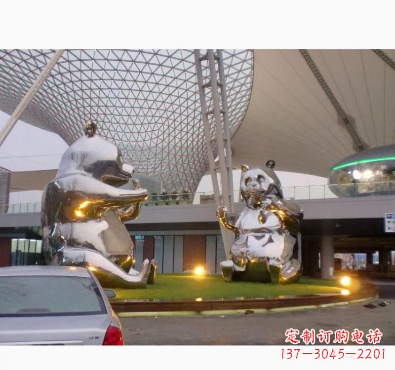 益阳不锈钢熊猫雕塑象征中国特色文化