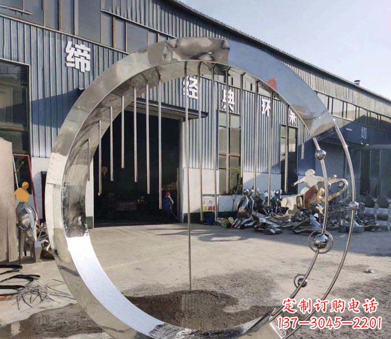 益阳不锈钢旋转流水圆环雕塑