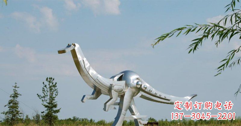 益阳不锈钢鸭嘴龙雕塑传递自然之美