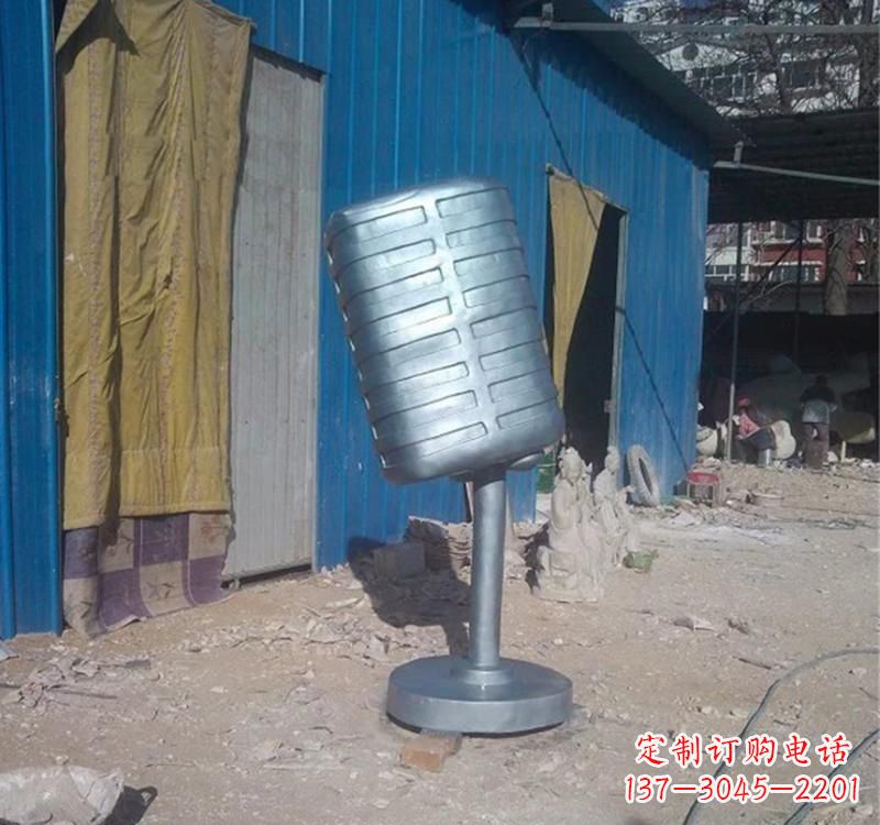 益阳不锈钢艺术话筒雕塑——传承精神文化
