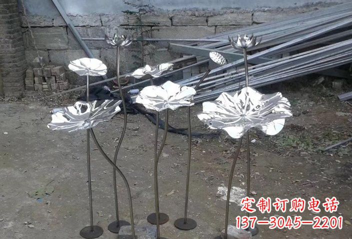 益阳不锈钢荷叶雕塑给园林增添美感