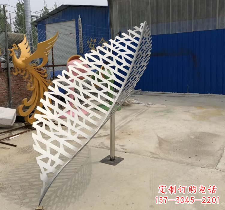 益阳不锈钢园林树叶雕塑