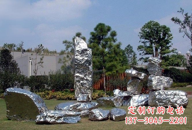 益阳美丽的太湖石雕塑