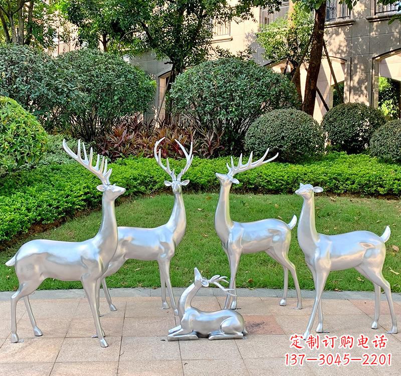 益阳不锈钢园林小鹿雕塑美丽的艺术点缀