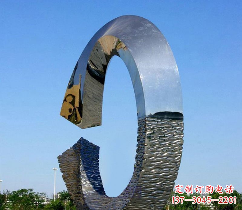 益阳环绕着美好的景观雕塑