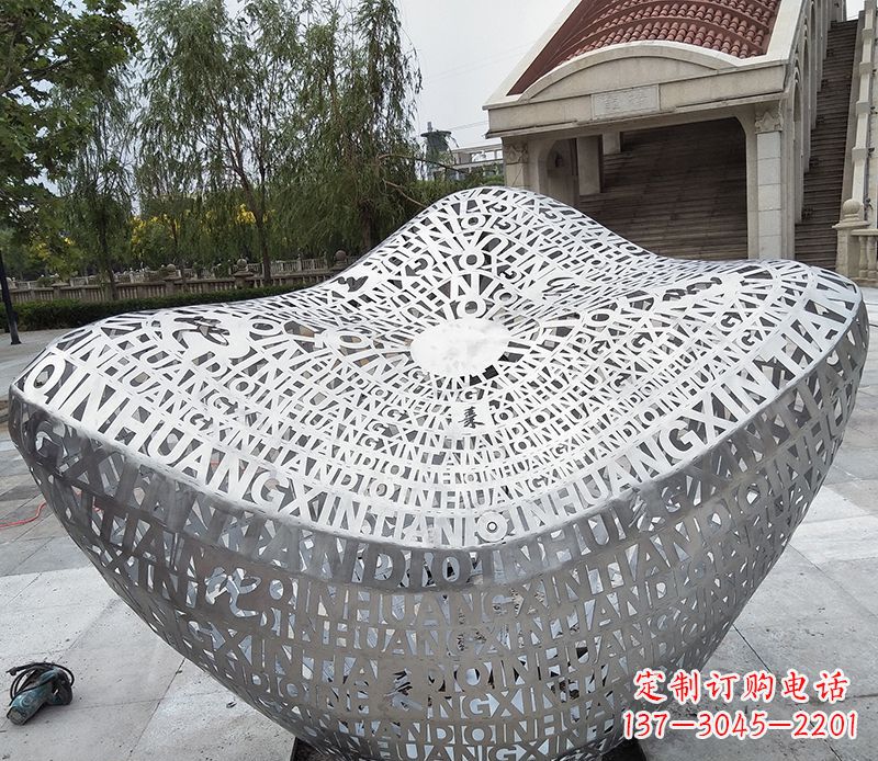 益阳不锈钢字母元宝雕塑精美艺术精品