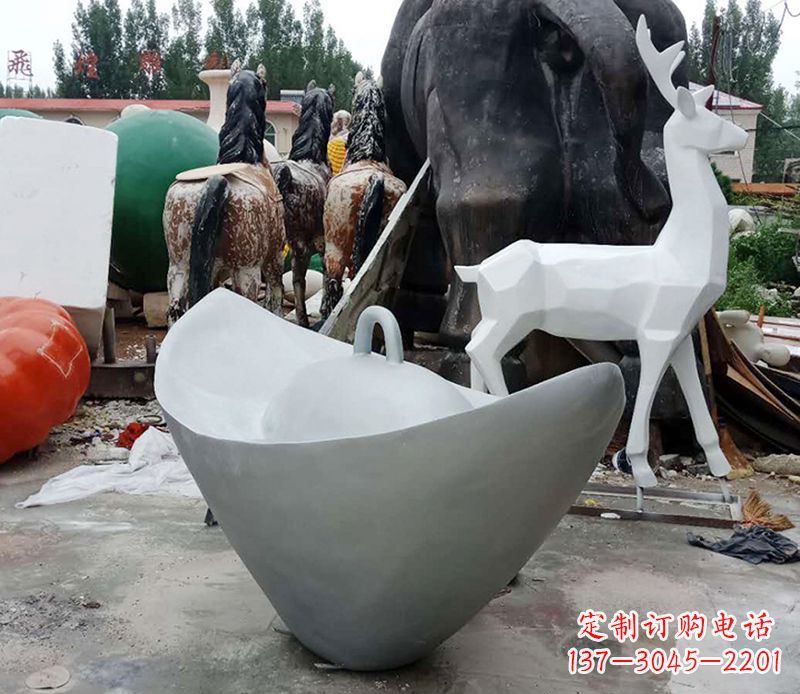 益阳金色福祉——元宝雕塑