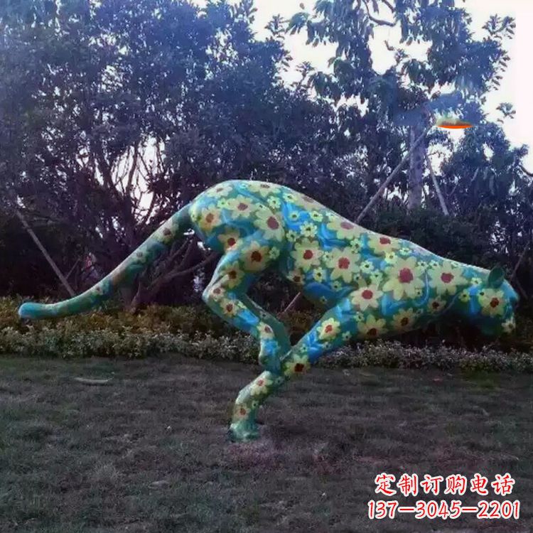 益阳玻璃钢彩绘豹子雕塑艺术与自然的完美结合