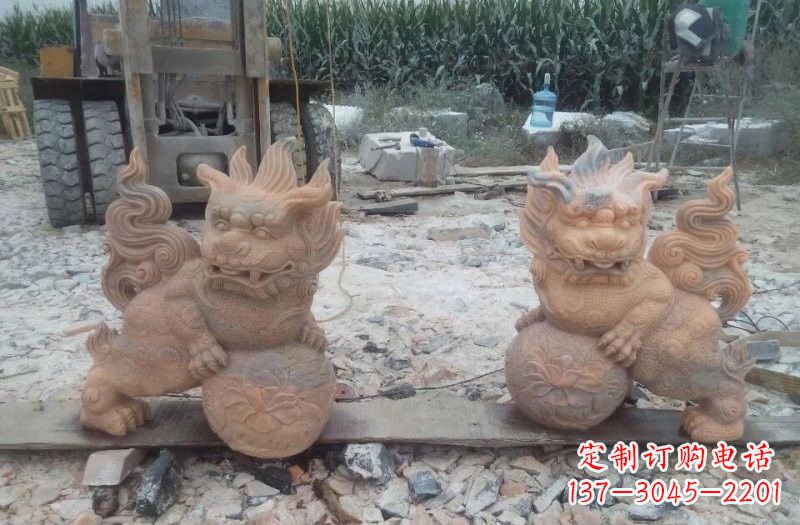 益阳狮子雕塑踩球小狮子石雕