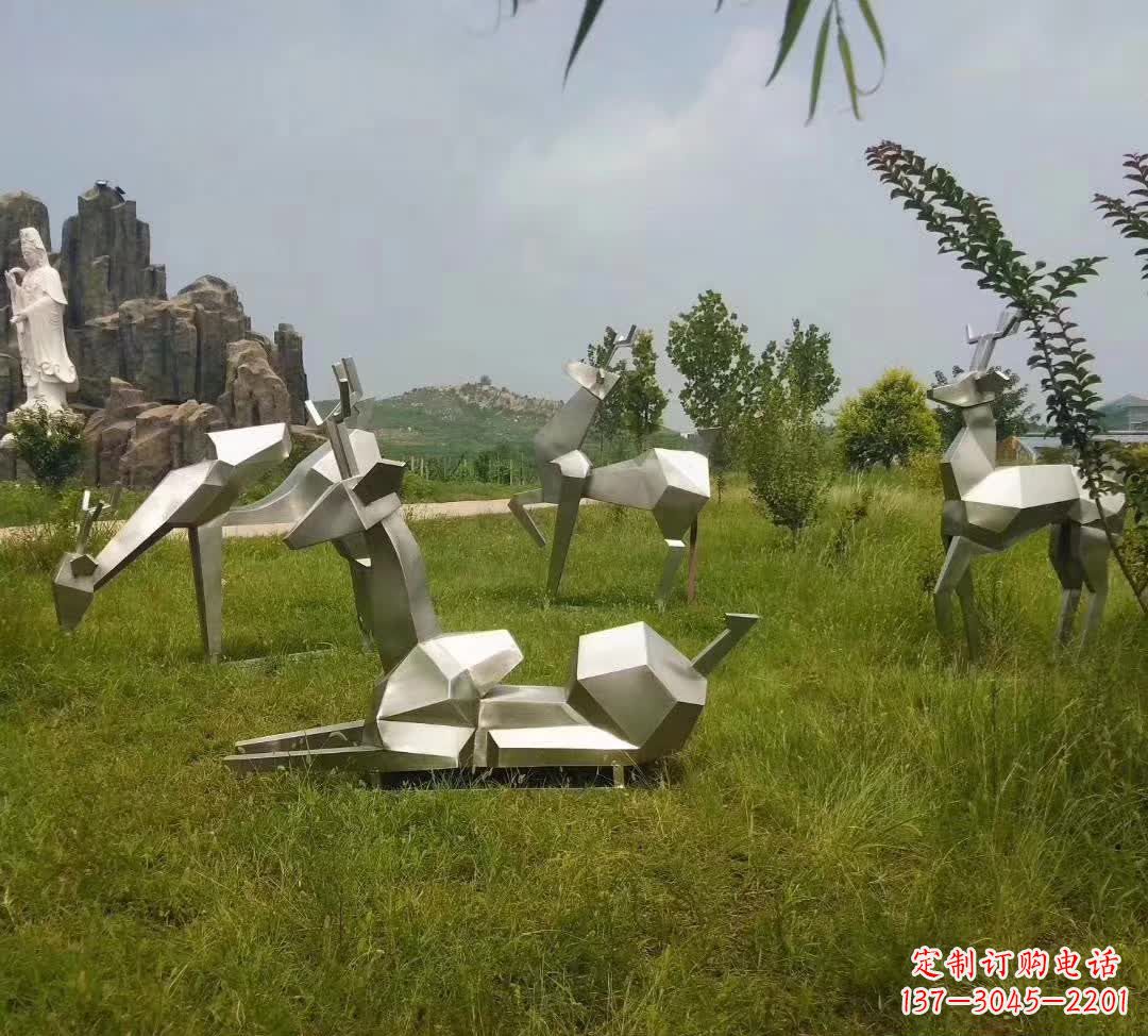 益阳不锈钢锻造的小鹿雕塑