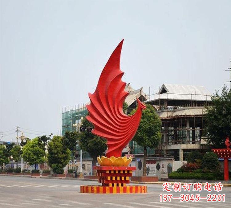 益阳凤凰雕塑为城市街边增添美丽