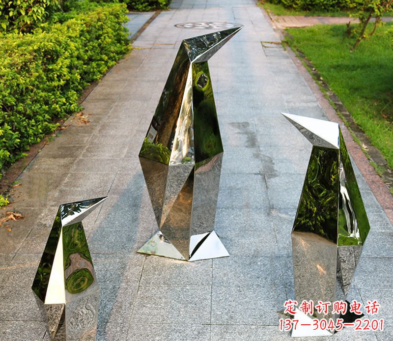 益阳精致的抽象不锈钢企鹅雕塑