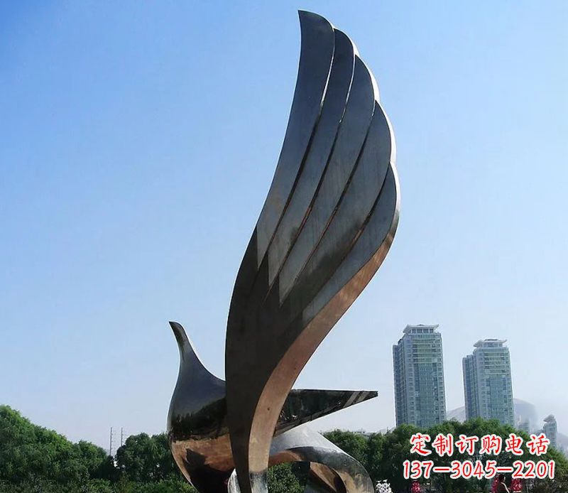 益阳不锈钢翅膀雕塑象征着自由的美