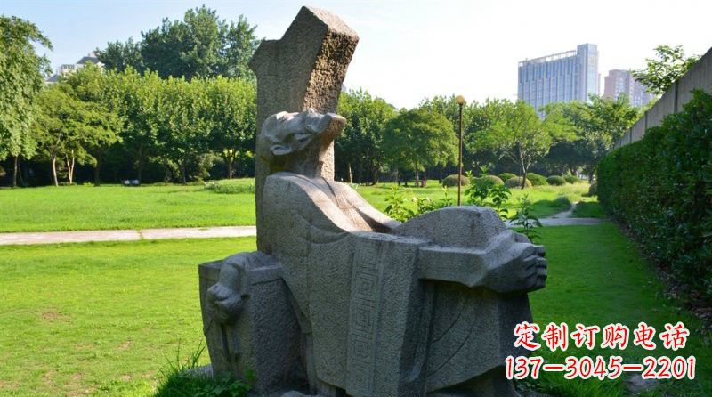 益阳兔雕塑——表达抽象守株待兔的智慧