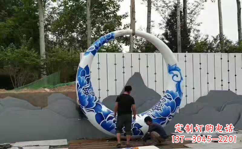 益阳美丽的月亮雕塑
