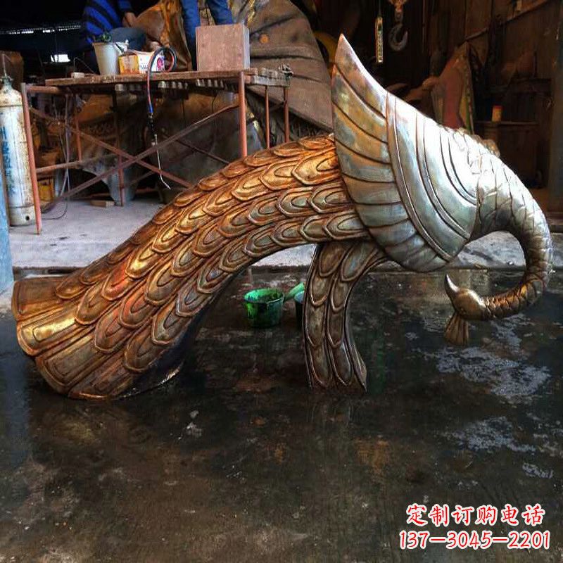 益阳铸造精美孔雀雕塑