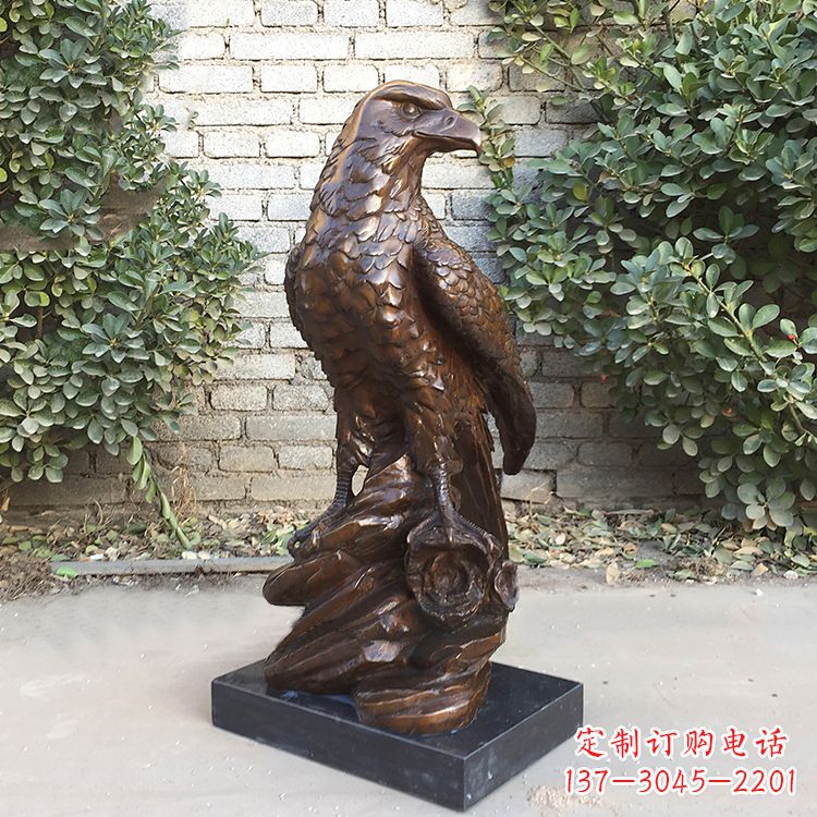 益阳铸造精美的老鹰雕塑