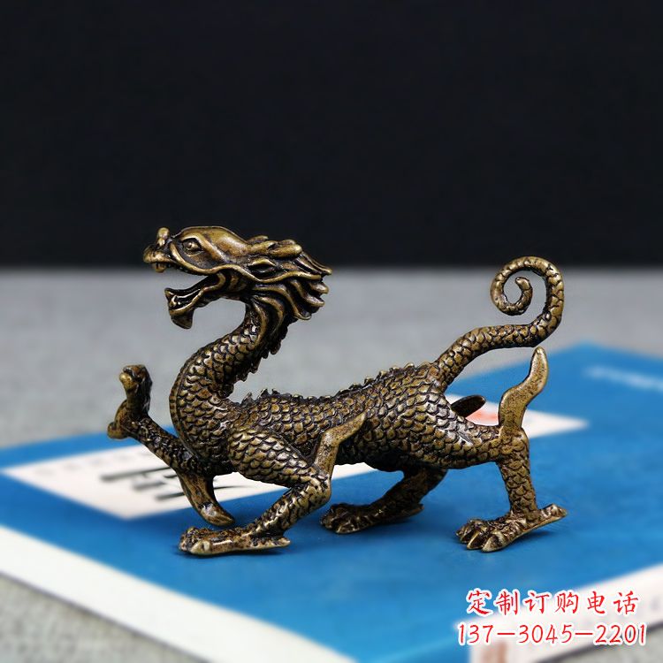 益阳青龙雕塑用纯铜熔铸而成