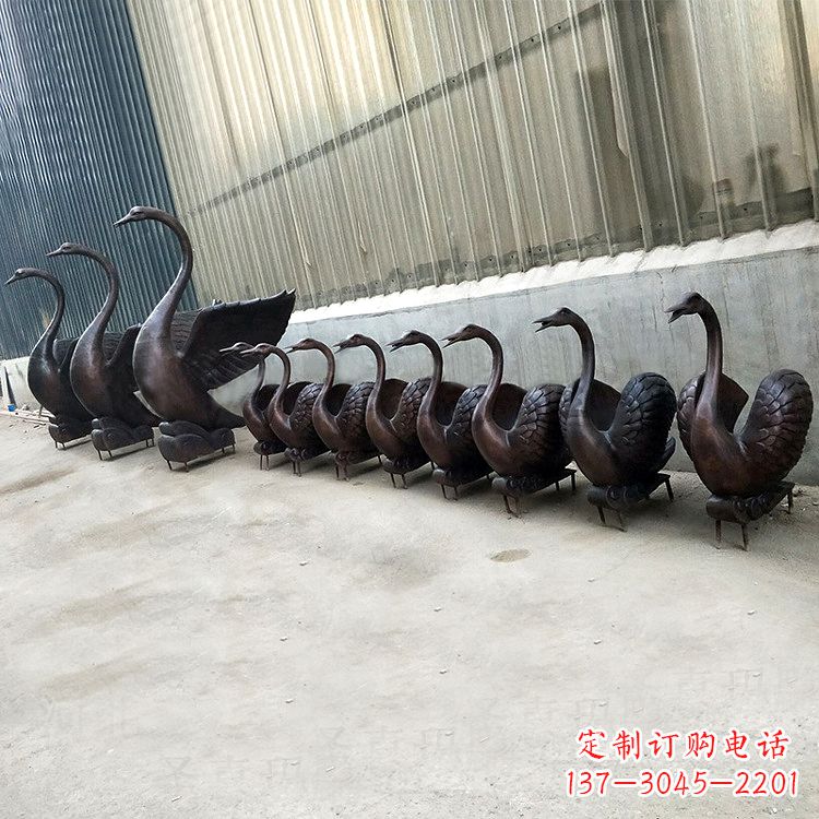 益阳精致的铜质天鹅雕塑