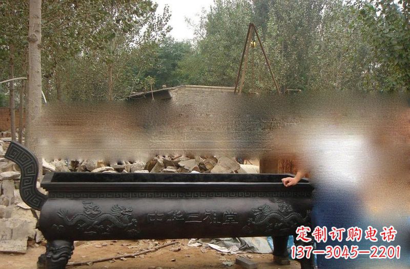 益阳祠堂方形香炉铜雕