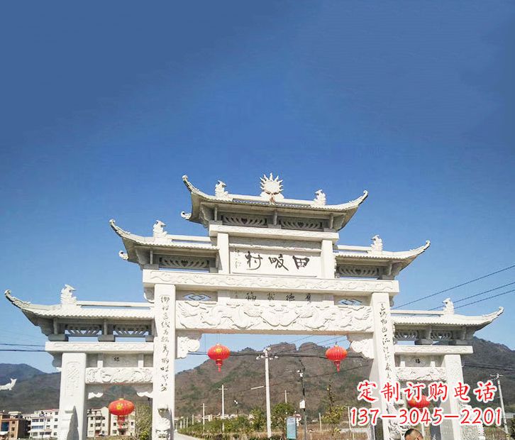 益阳村庄的牌坊雕塑