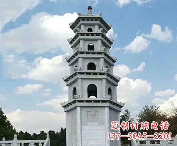 益阳神秘的宝塔雕塑