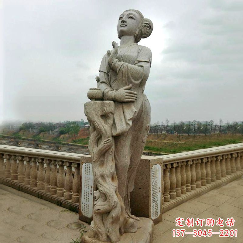 益阳公园广场的貂蝉雕塑古代四大美女之一