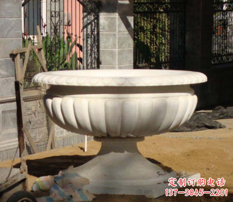 益阳精美大理石花盆雕塑
