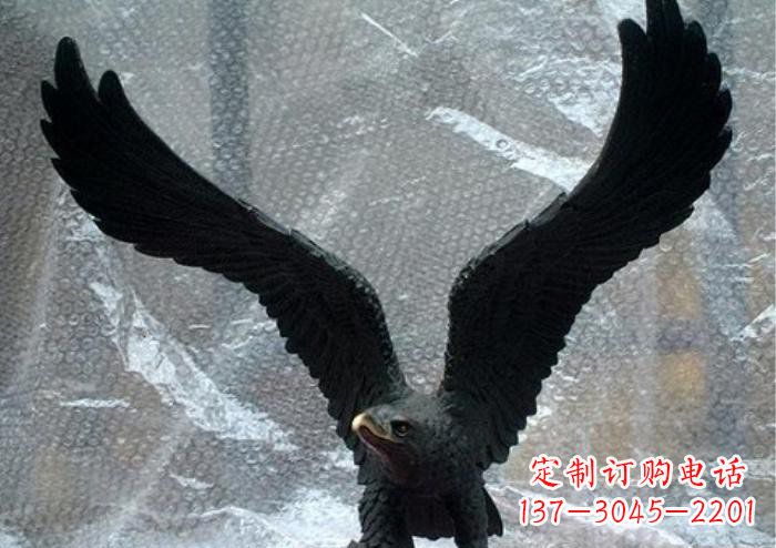 益阳大鹏展翅玻璃钢老鹰雕塑
