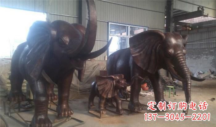 益阳大象一家铜雕