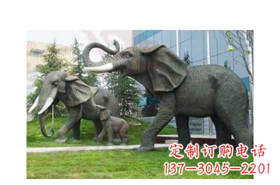 益阳大象一家三口铜雕