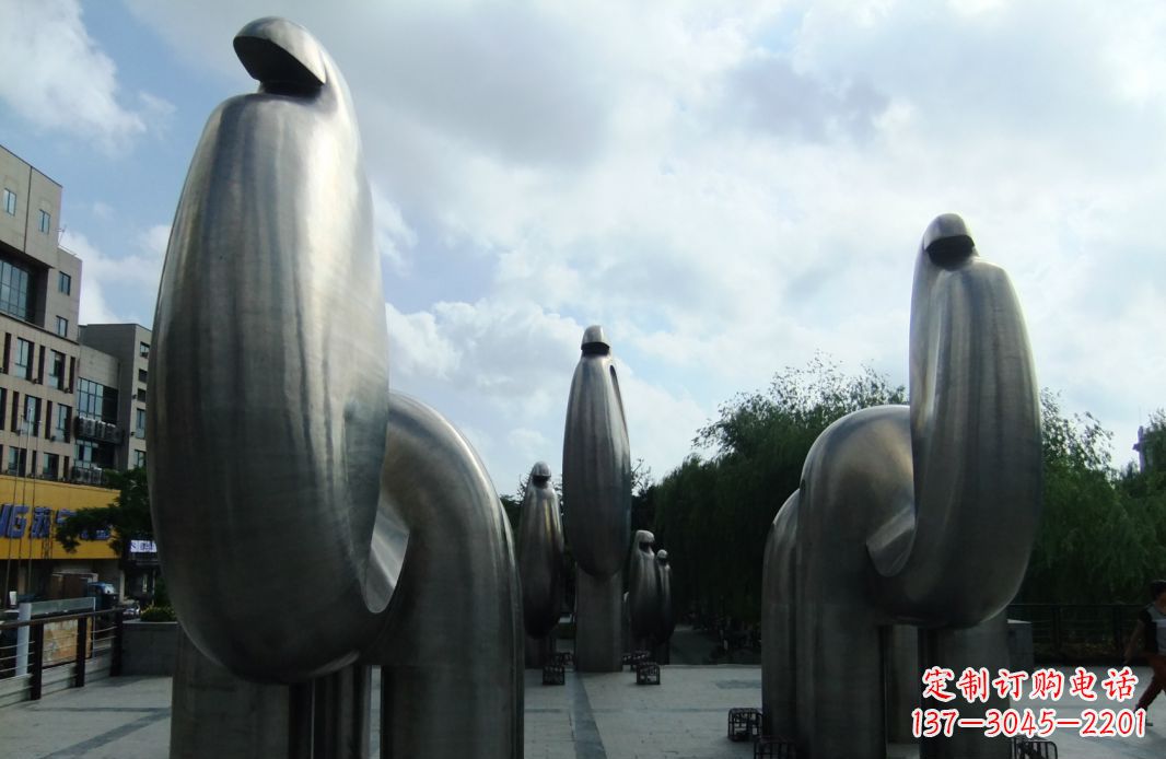 益阳精致不锈钢抽象骆驼雕塑