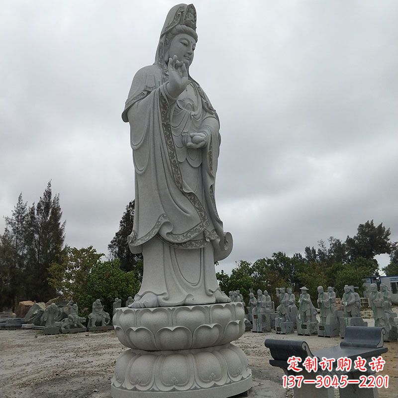 益阳大型青石滴水观音石雕