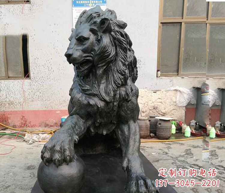 益阳高质量西方踩球狮子铜雕塑