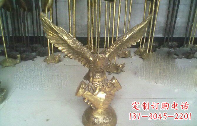 益阳大展宏图老鹰铜雕展现雄鹰的威严和气势